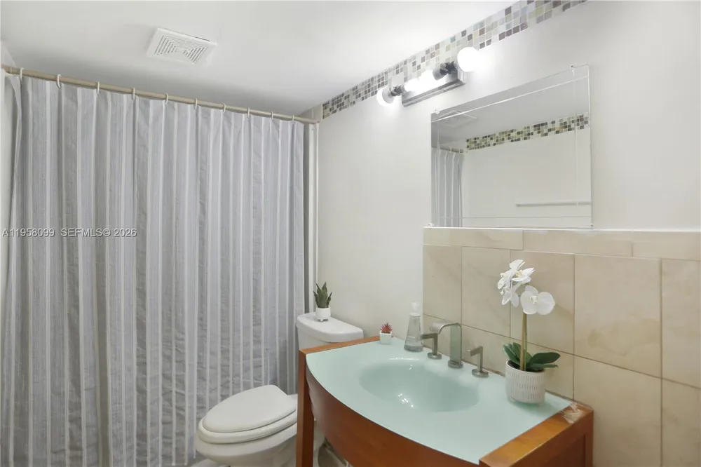 6600 Cypress Rd, Plantation, FL 33317