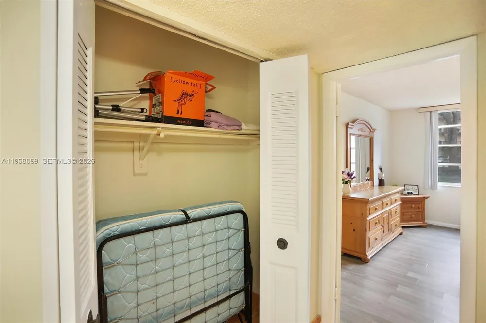 6600 Cypress Rd, Plantation, FL 33317