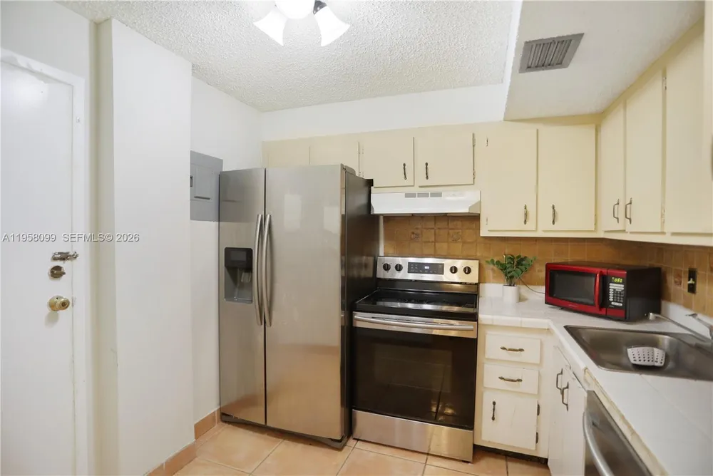 6600 Cypress Rd, Plantation, FL 33317