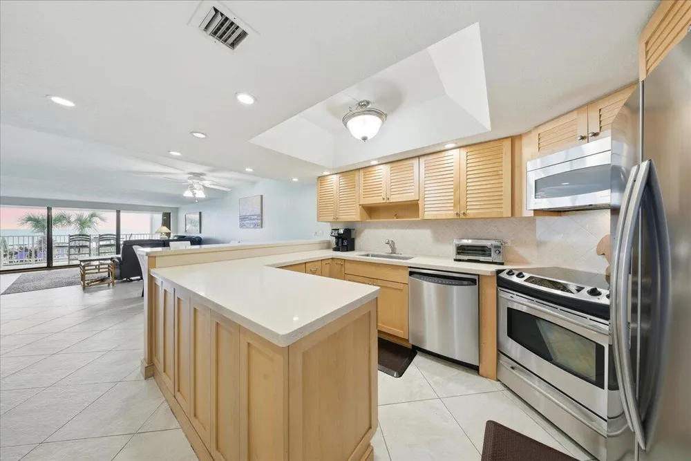 1133 W Ocean Dr, Key Colony Beach, FL 33051
