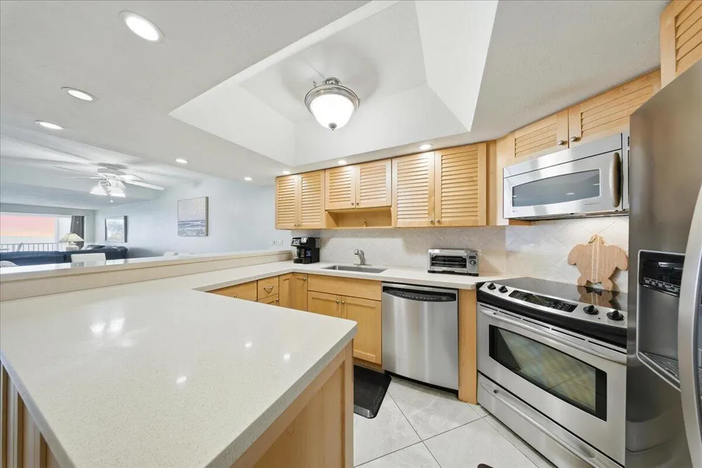 1133 W Ocean Dr, Key Colony Beach, FL 33051
