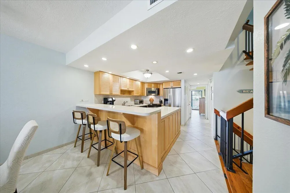 1133 W Ocean Dr, Key Colony Beach, FL 33051