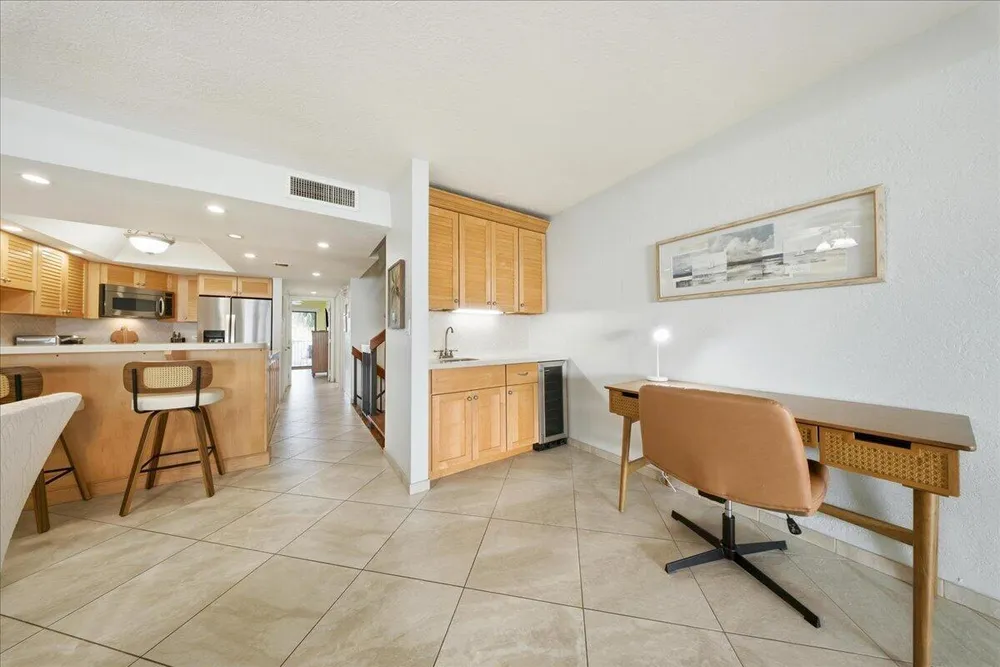 1133 W Ocean Dr, Key Colony Beach, FL 33051