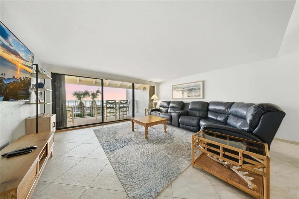 1133 W Ocean Dr, Key Colony Beach, FL 33051