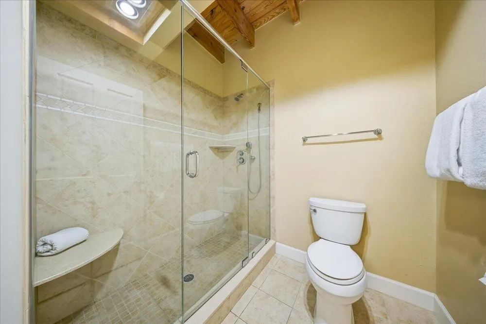 1133 W Ocean Dr, Key Colony Beach, FL 33051