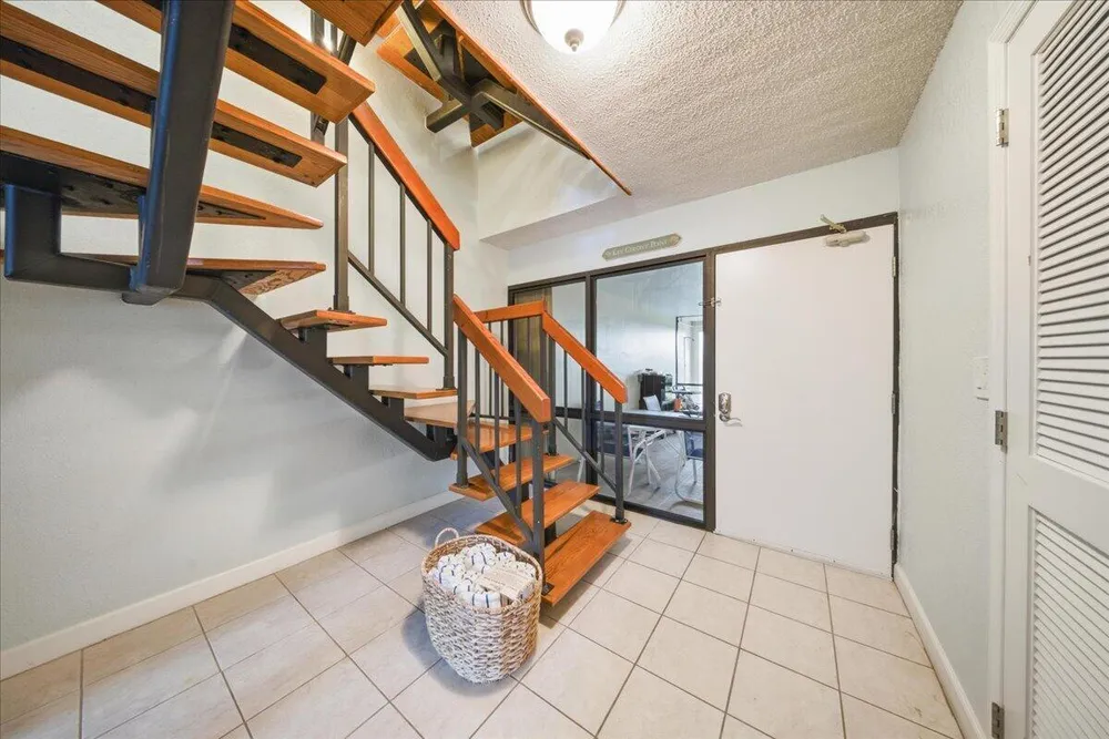 1133 W Ocean Dr, Key Colony Beach, FL 33051