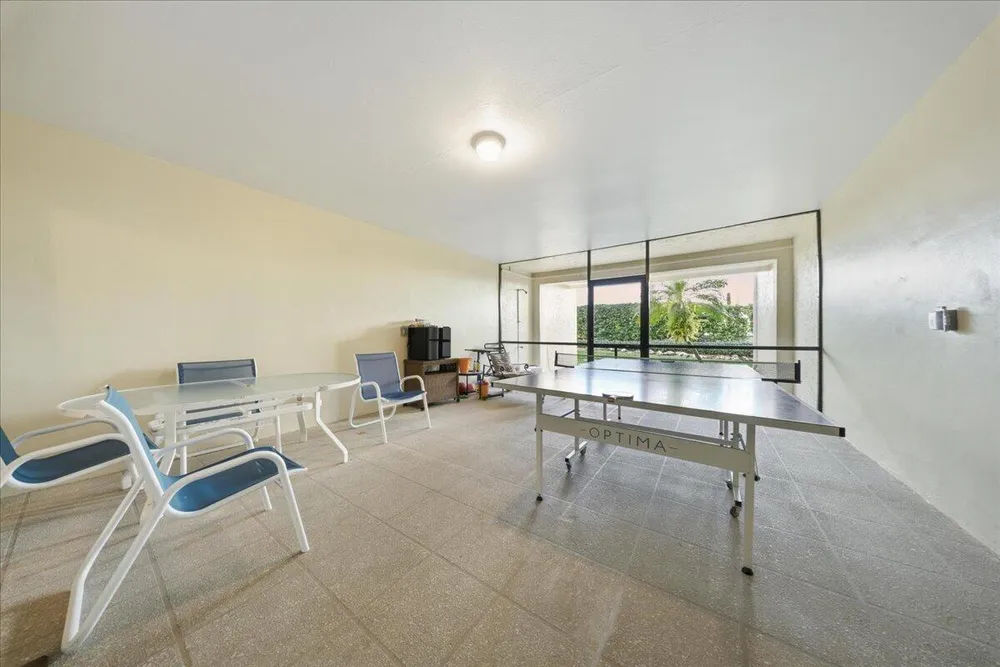 1133 W Ocean Dr, Key Colony Beach, FL 33051
