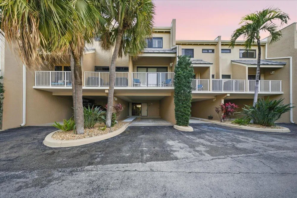 1133 W Ocean Dr, Key Colony Beach, FL 33051