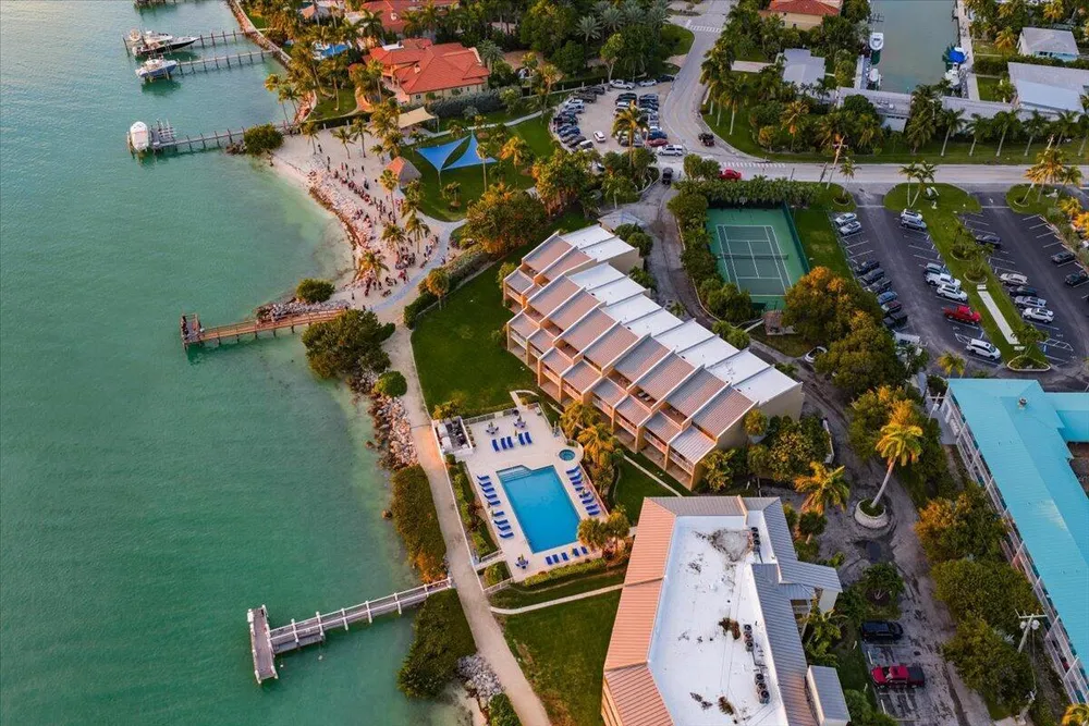 1133 W Ocean Dr, Key Colony Beach, FL 33051
