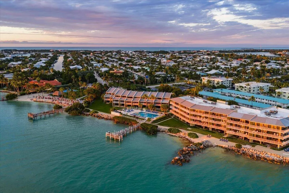 1133 W Ocean Dr, Key Colony Beach, FL 33051