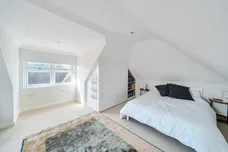 Chestnut Avenue, Farnham, GU9 photo 5