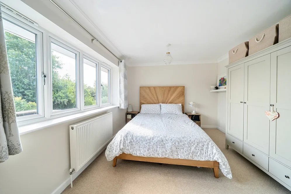 Chestnut Avenue, Farnham, GU9 photo 6