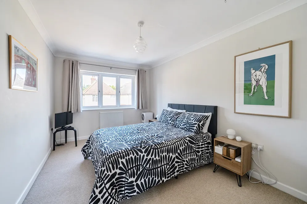 Chestnut Avenue, Farnham, GU9 photo 13