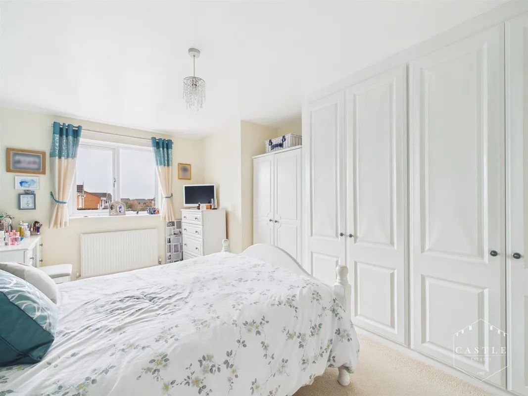 Livia Close, Hinckley