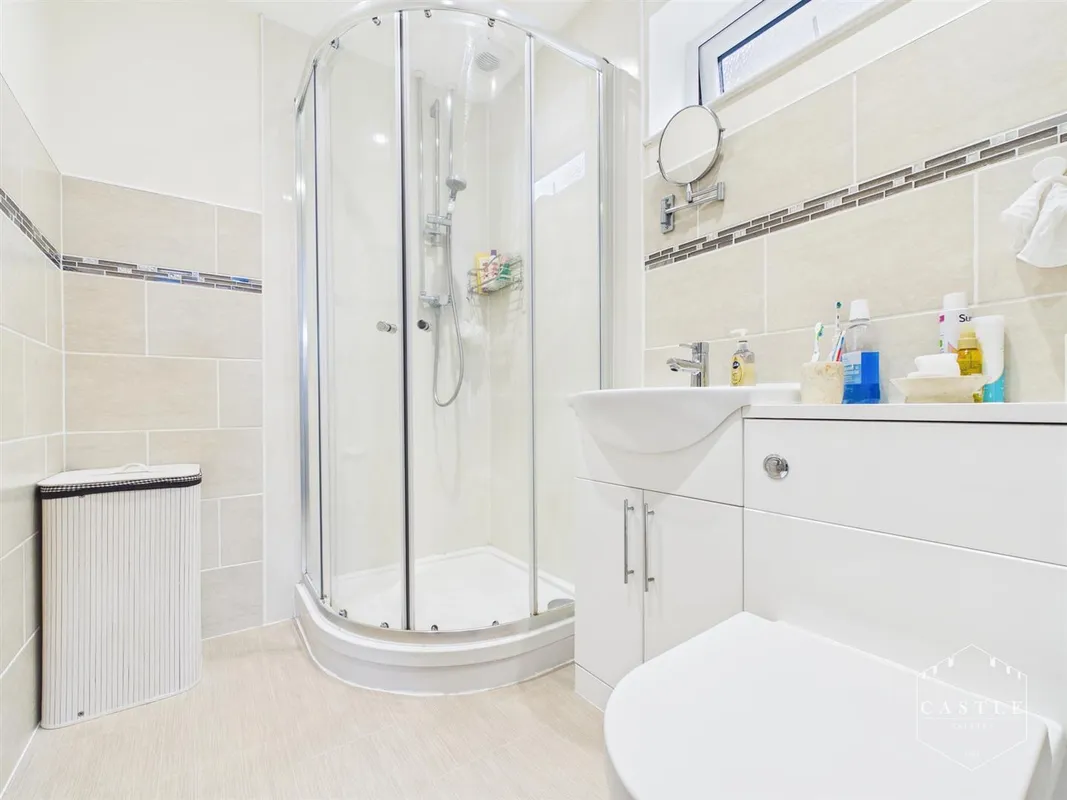 Livia Close, Hinckley