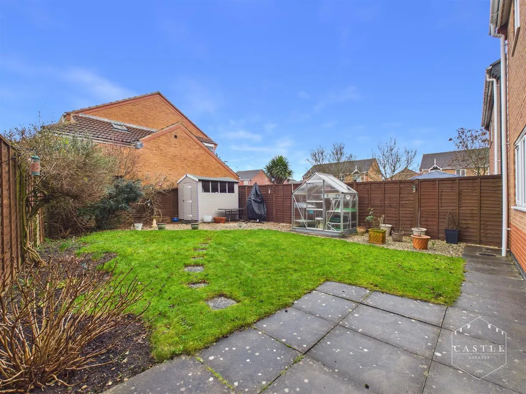 Livia Close, Hinckley