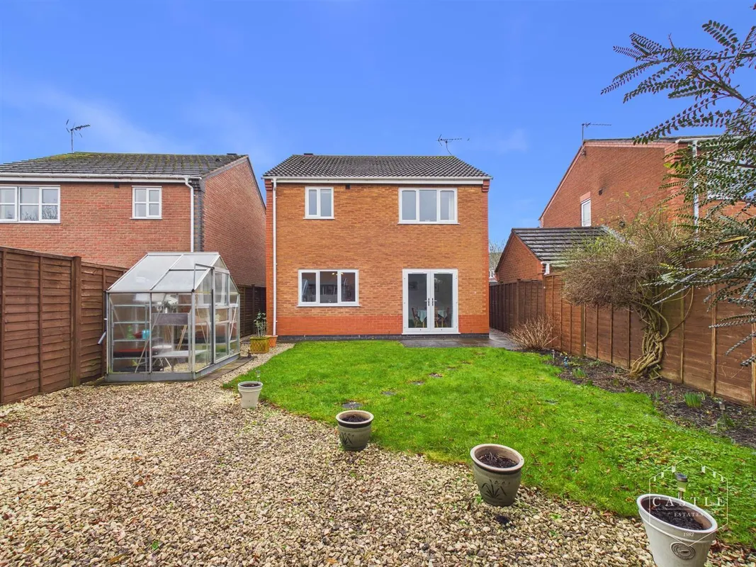 Livia Close, Hinckley