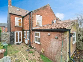 Queens Road, Fakenham thumb 3