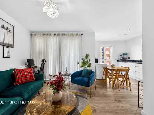 Manor Place, Felthamphoto