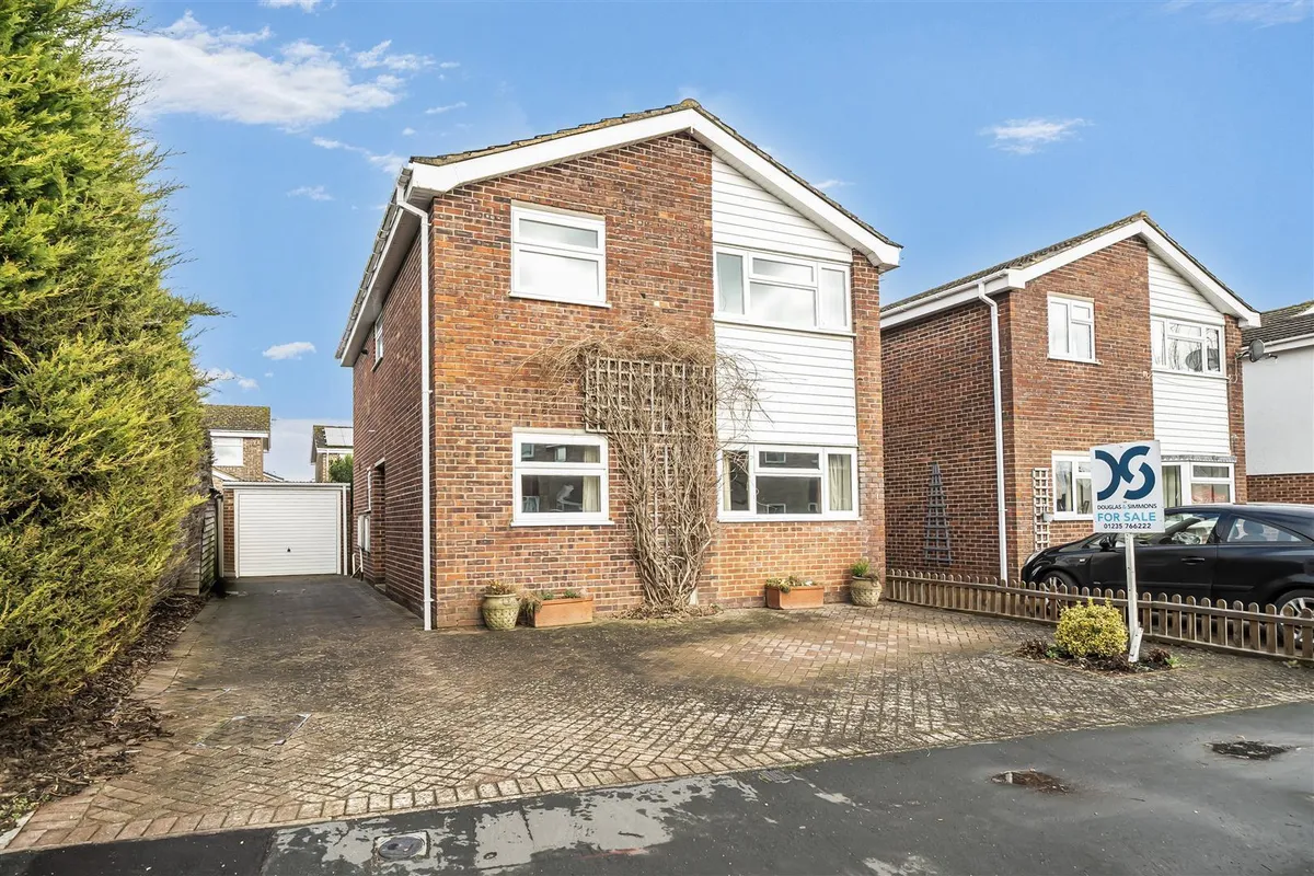 Woodgate Close, Grove, Wantage