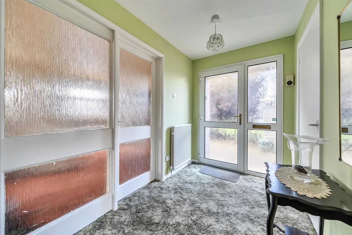 Woodgate Close, Grove, Wantage