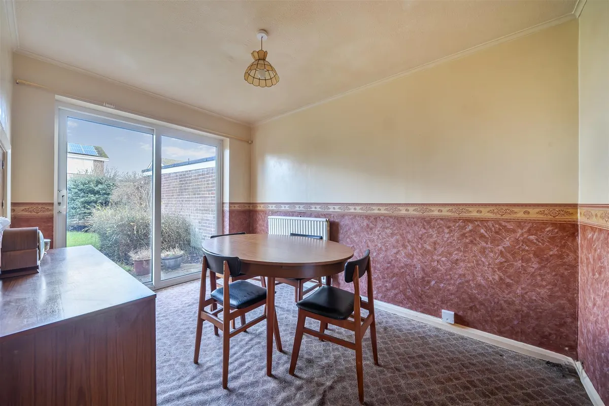 Woodgate Close, Grove, Wantage