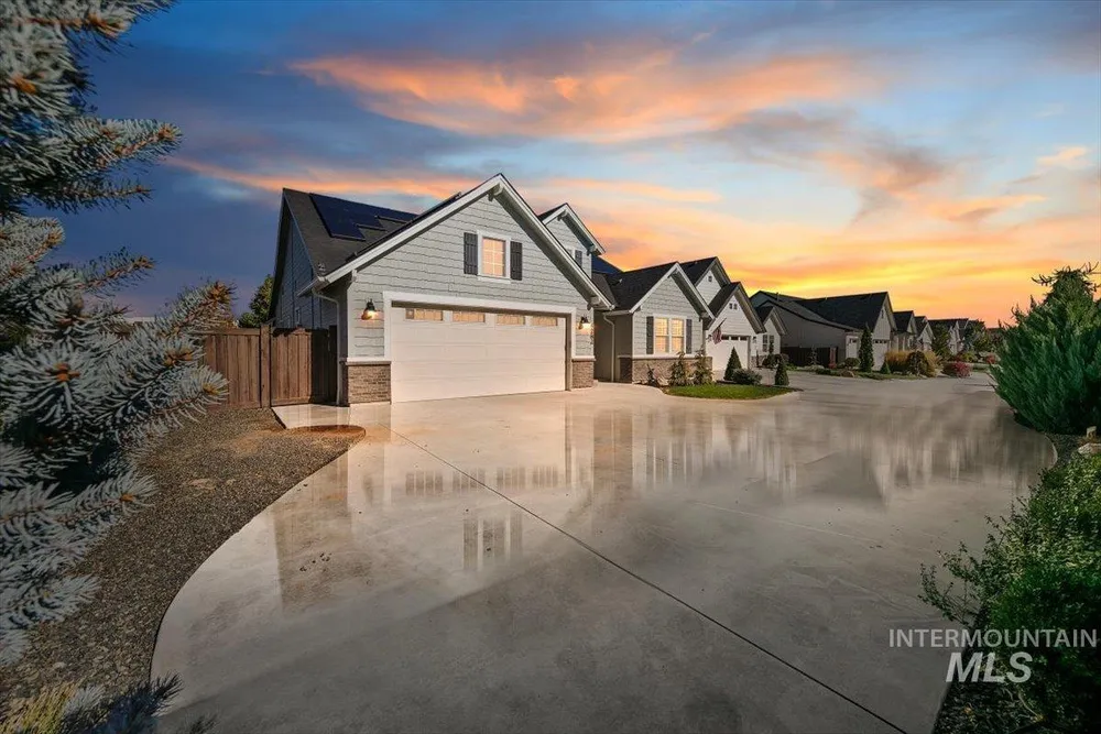 4282 W Silver River St, Meridian, ID 83646-7027