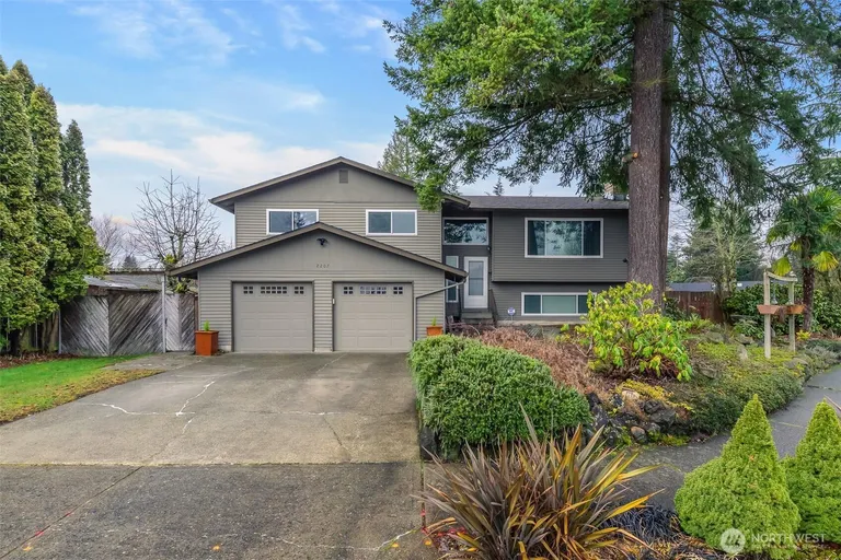 2207 Bremerton Ave NE, Renton, WA 98059