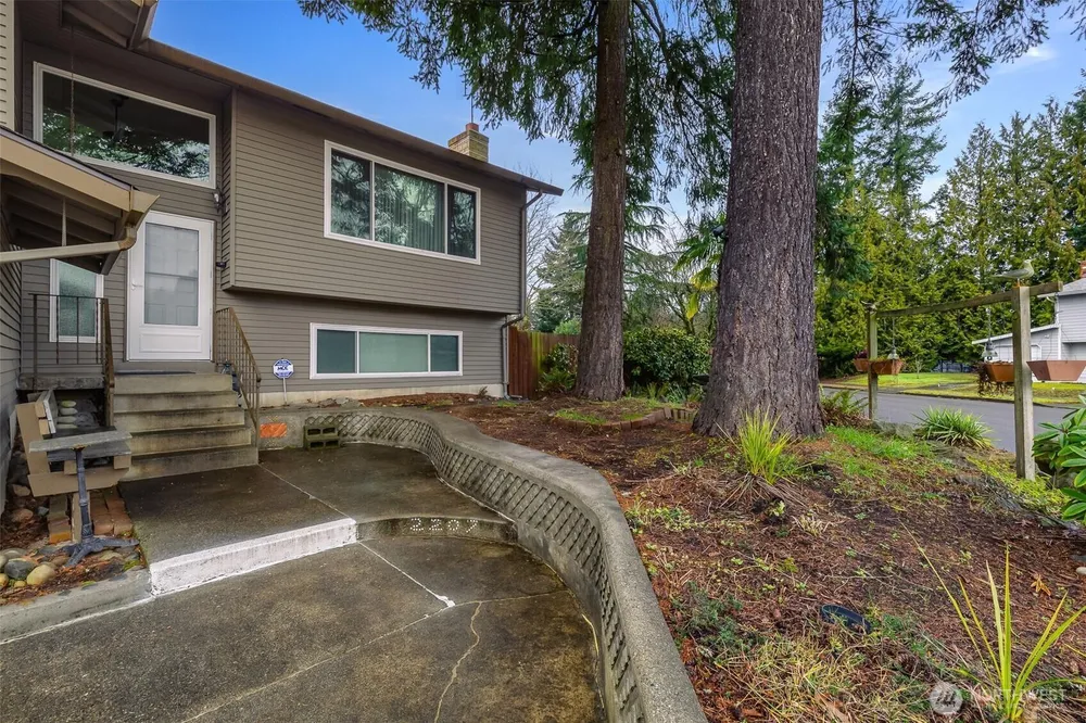 2207 Bremerton Ave NE, Renton, WA 98059