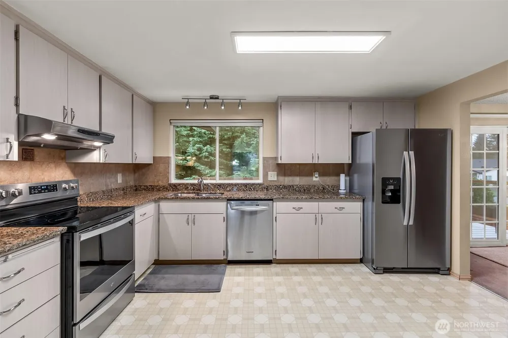 2207 Bremerton Ave NE, Renton, WA 98059