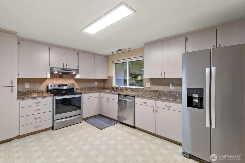 2207 Bremerton Ave NE, Renton, WA 98059