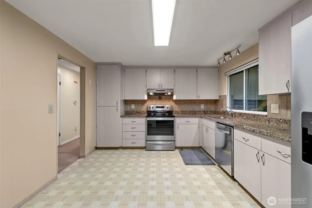 2207 Bremerton Ave NE, Renton, WA 98059