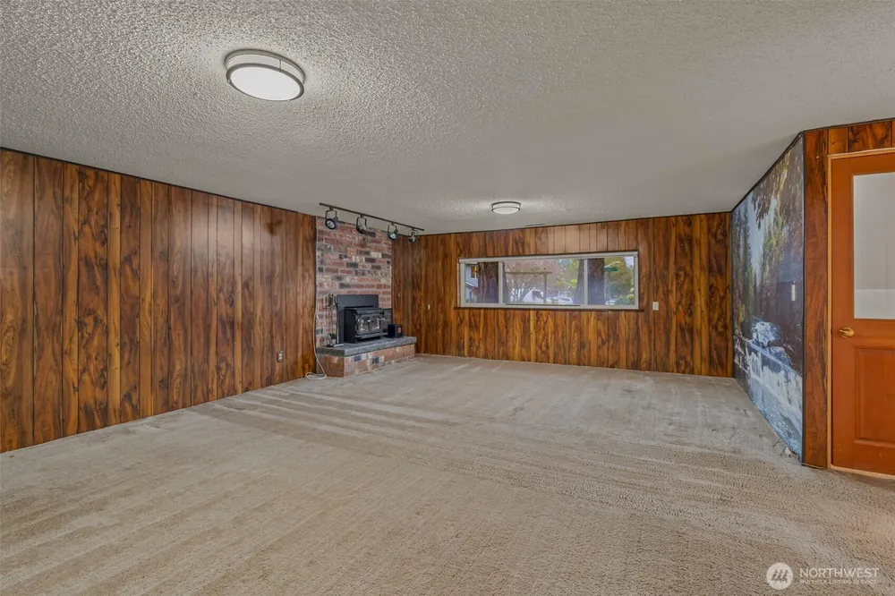 2207 Bremerton Ave NE, Renton, WA 98059