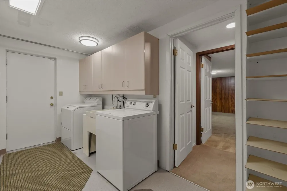 2207 Bremerton Ave NE, Renton, WA 98059
