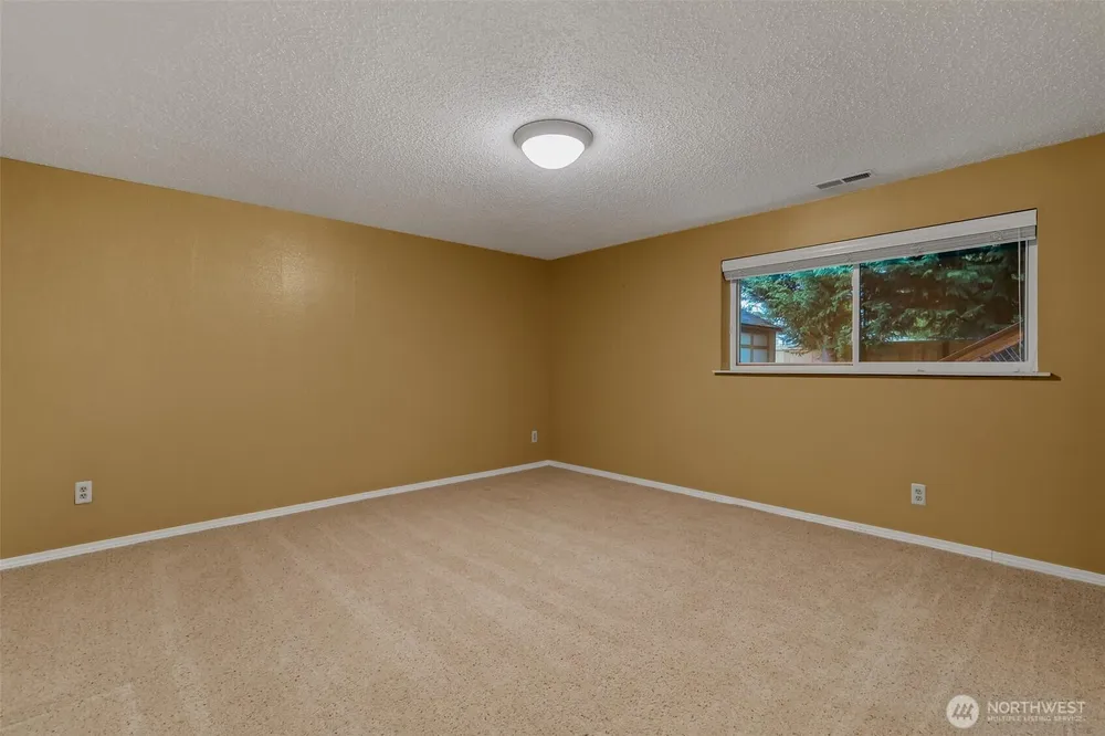 2207 Bremerton Ave NE, Renton, WA 98059