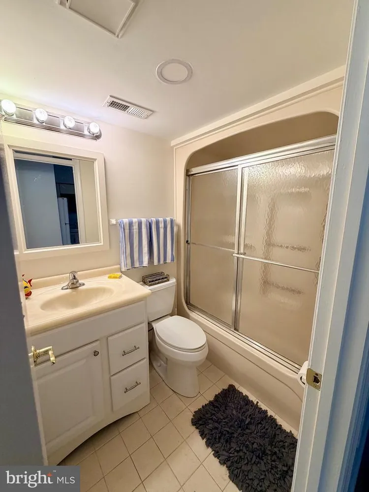 3 Queen Victoria Ct, Chester, MD 21619