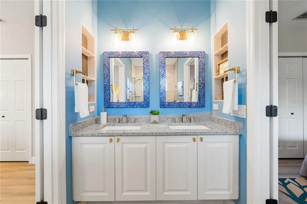 3314 Charles MacDonald Dr, Sarasota, FL 34240