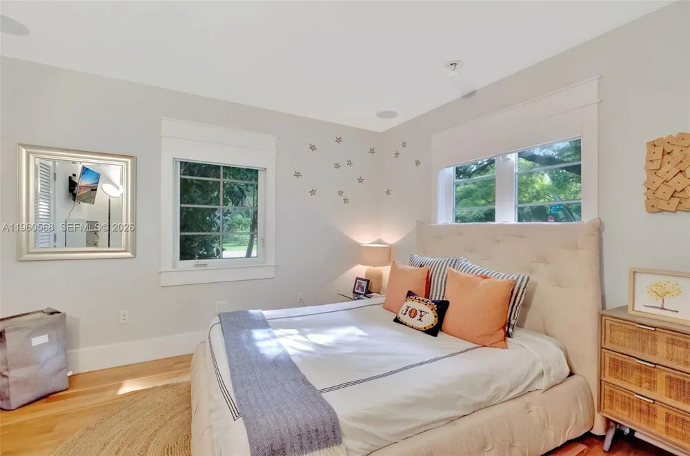 9105 NE 5th Ave, Miami Shores, FL 33138