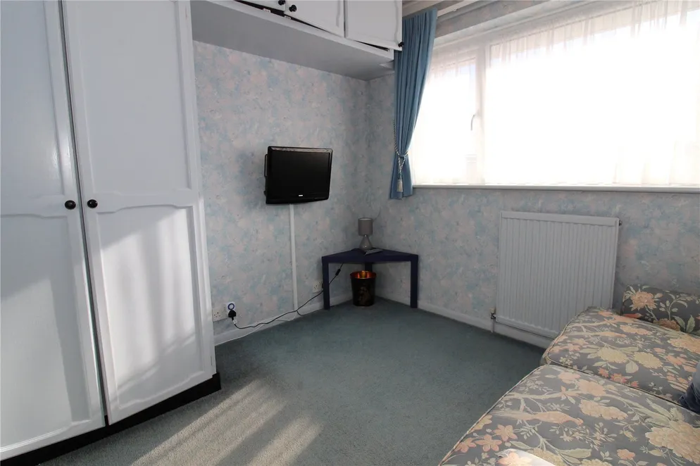 Property carousel item 12