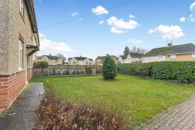 Property carousel image 10