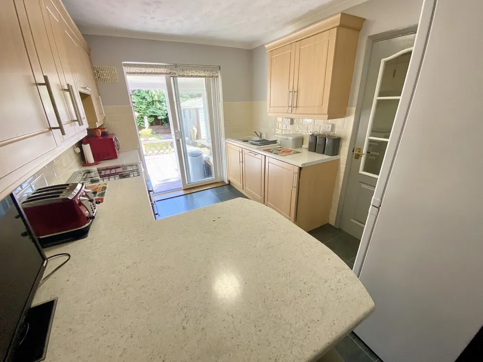Property carousel item 4
