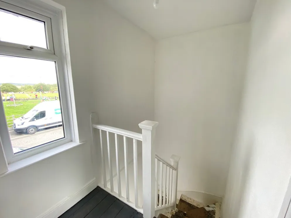 Property carousel item 11