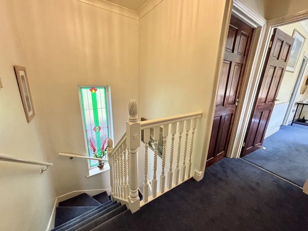 Property carousel item 18