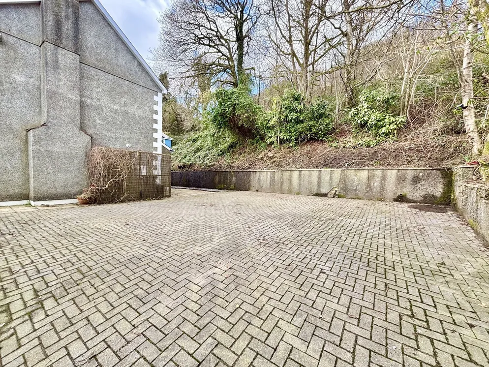 Property carousel item 27