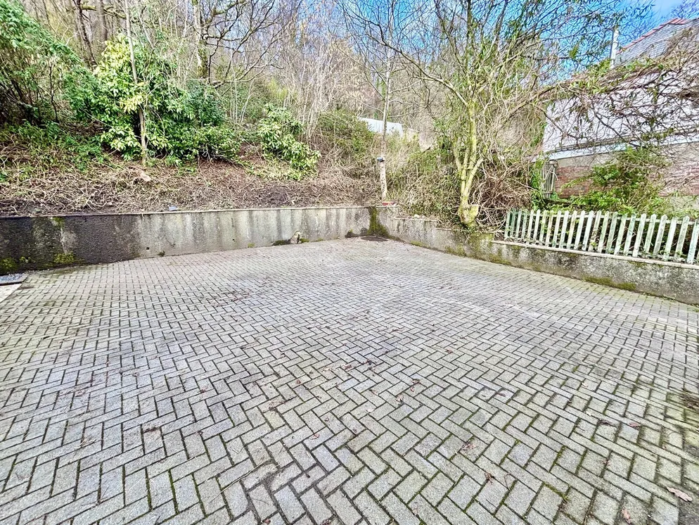 Property carousel item 28
