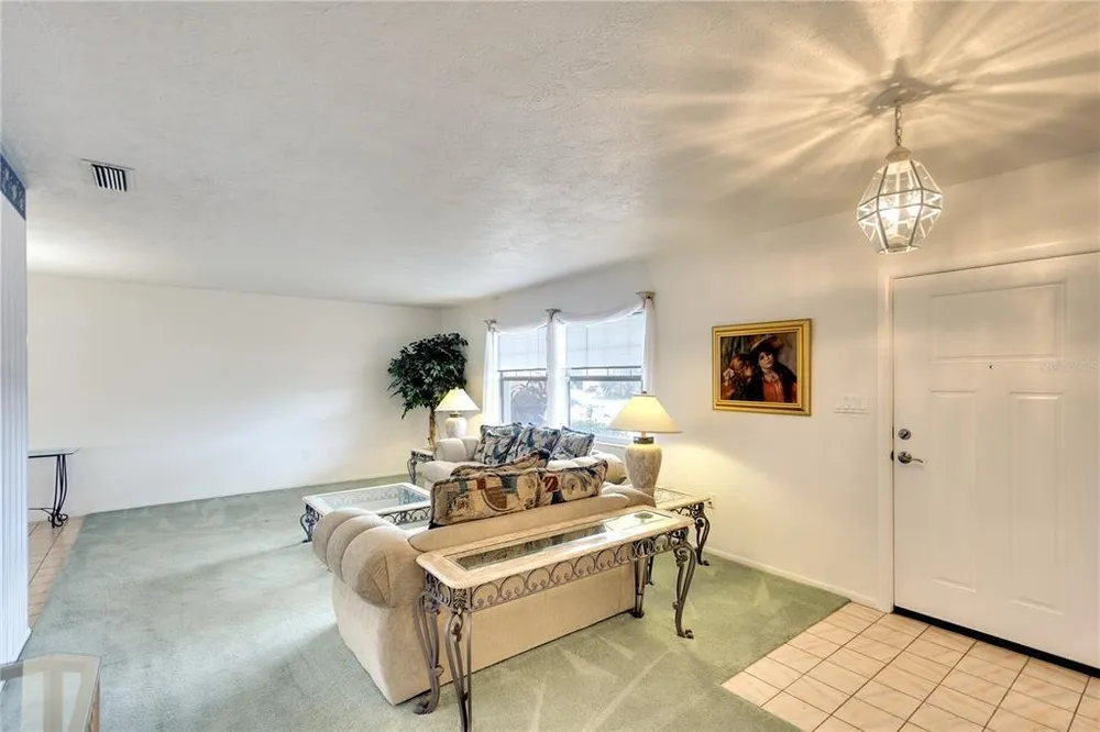 9820 Royal Palm Dr, Bradenton, FL 34210