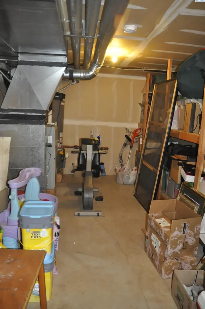 2430 NW Granite Ct, Pullman, WA 99163-3688