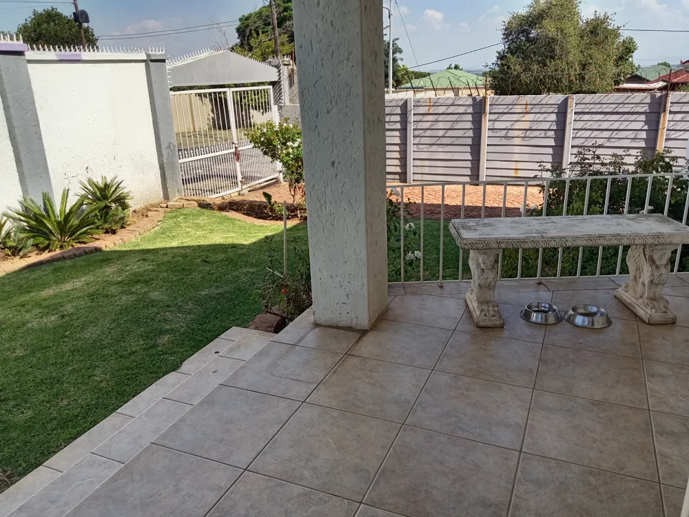 South Africa, Gauteng, Primrose, Olive Road, 7