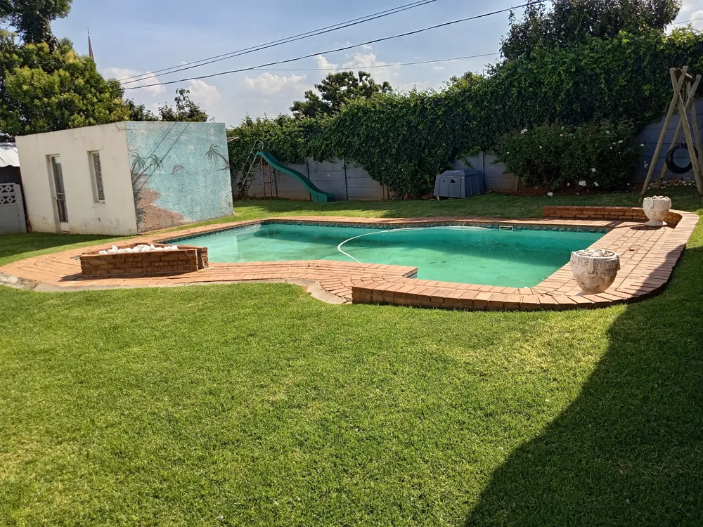 South Africa, Gauteng, Primrose, Olive Road, 7
