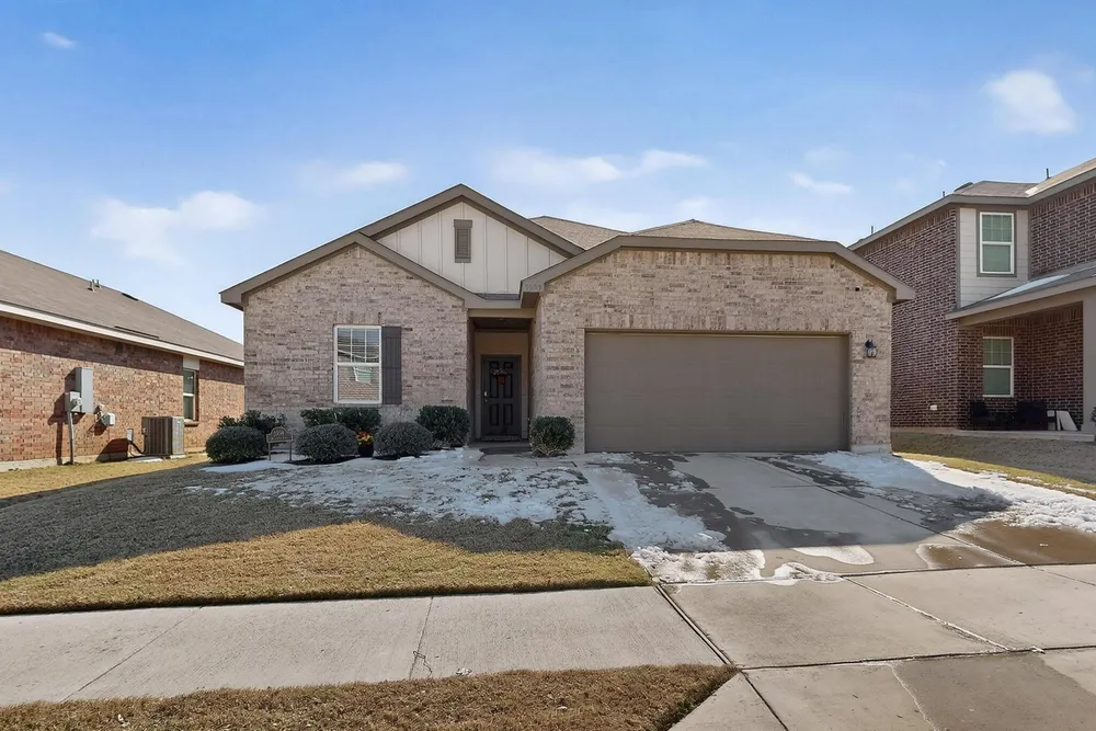 5509 McMahan Ln, Fort Worth, TX 76036-3774